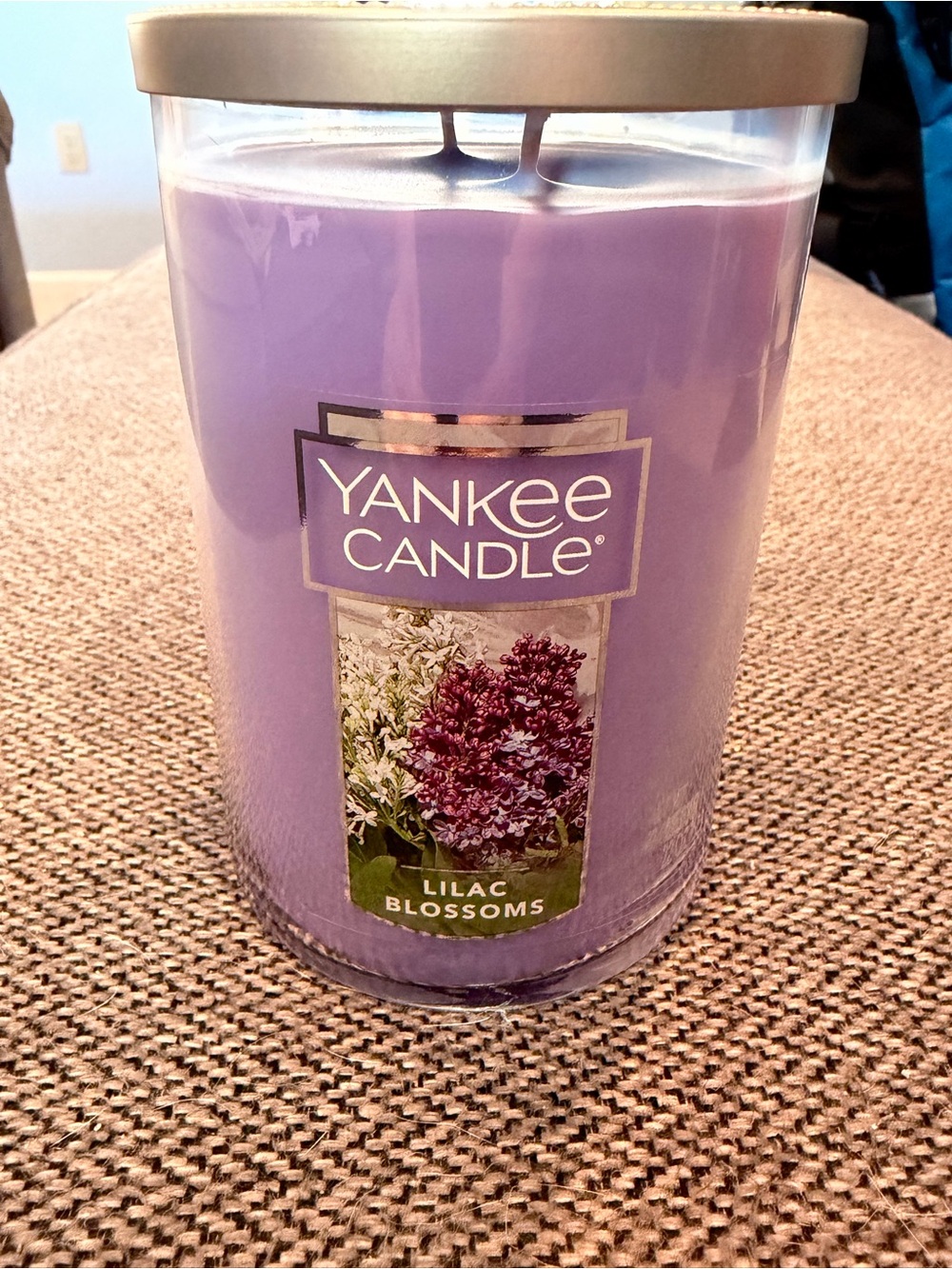 Yankee Candle Lilac Blossoms 22 Ounce Glass Tumbler Candle With Lid